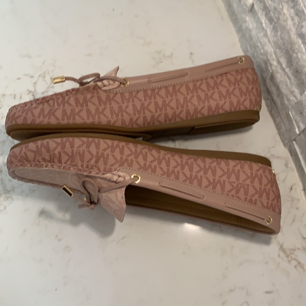👠👠SOLD!!!👠👠NWOT - Michael Kors Flats!!! - Picture 3 of 6